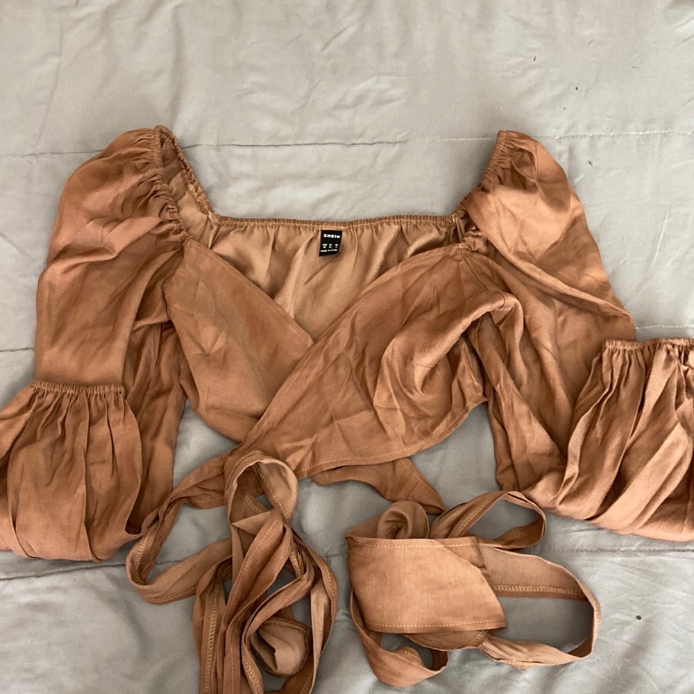 Bronze wrap around top